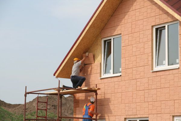 Зовнішнє оздоблення будинку з СІП панелей: технологія