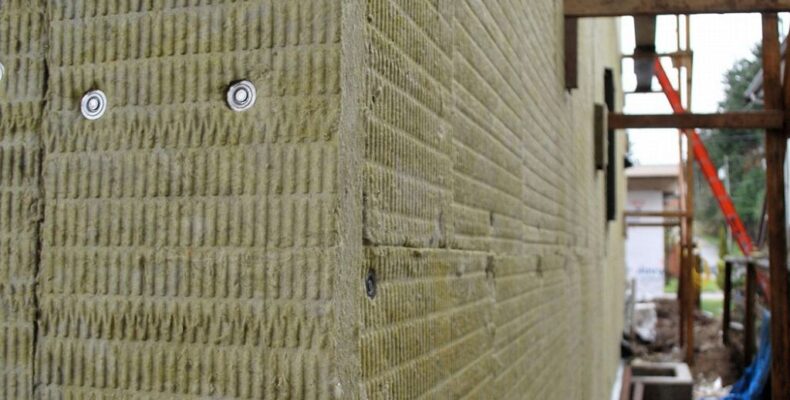 Утеплення дерев'яного будинку мінватою під сайдинг: покрокова інструкція