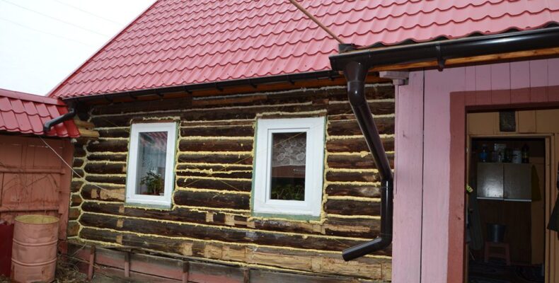 Утеплення дерев'яного будинку: види утеплювачів та поради