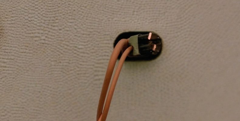 Гріється або плавиться розетка: чому розетка нагрівається