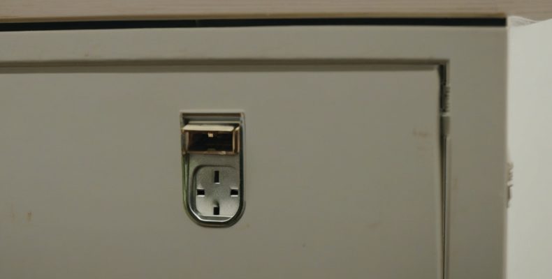 Установка та монтаж витяжки на кухні: підключення до гофри